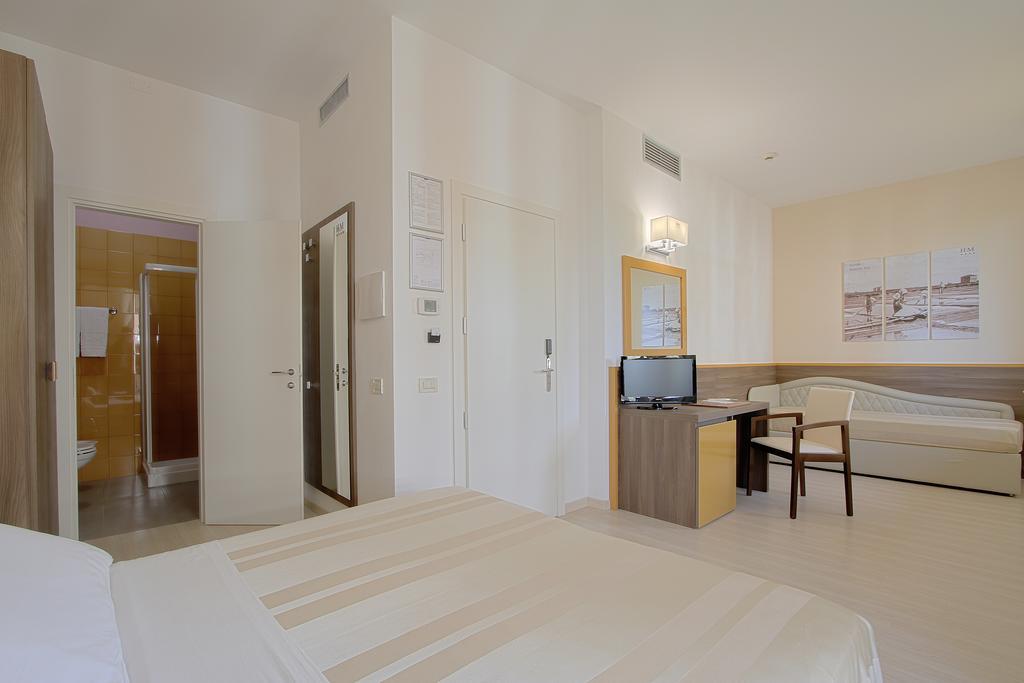 Hotel Michelangelo Milano Marittima Bagian luar foto