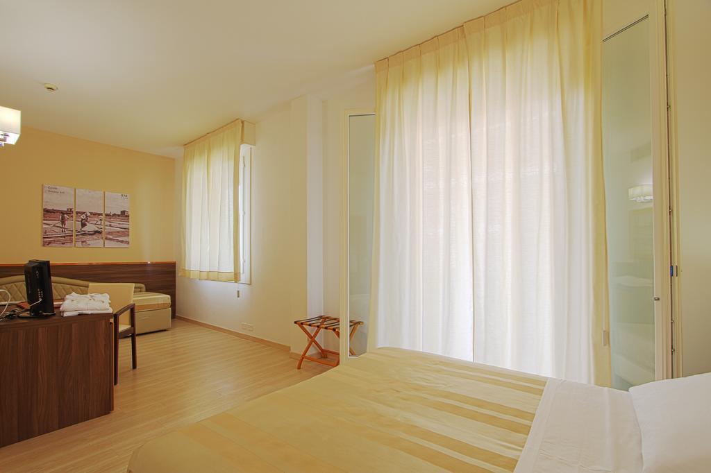 Hotel Michelangelo Milano Marittima Bagian luar foto