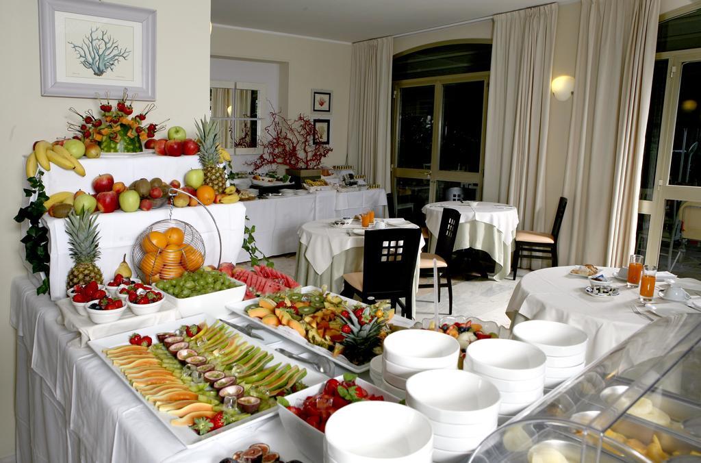 Hotel Michelangelo Milano Marittima Bagian luar foto