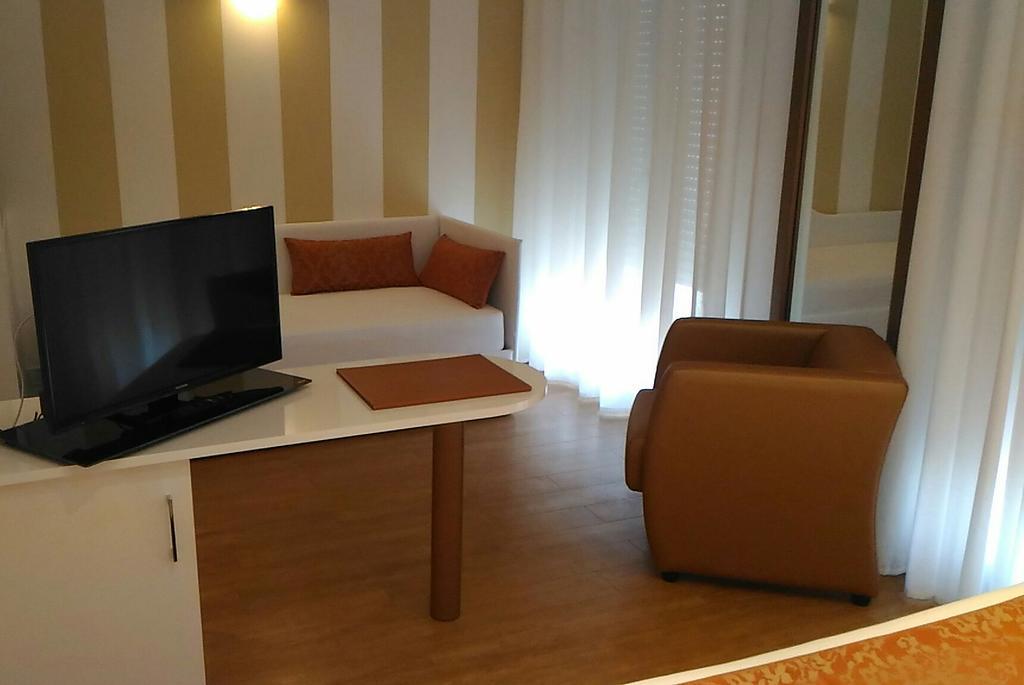 Hotel Michelangelo Milano Marittima Bagian luar foto