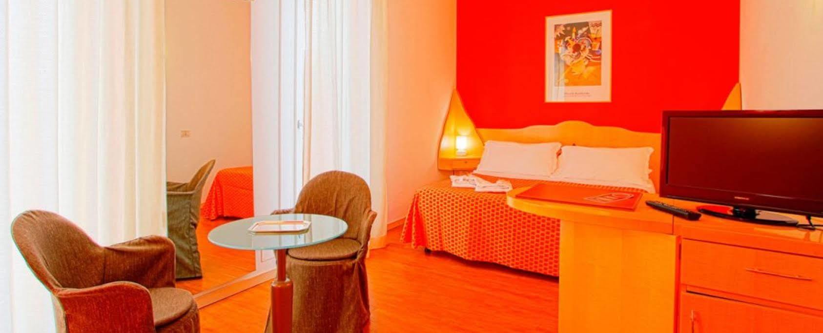 Hotel Michelangelo Milano Marittima Bagian luar foto