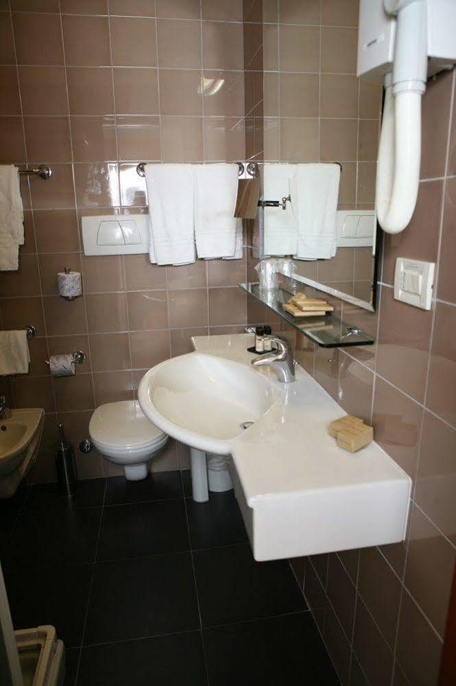 Hotel Michelangelo Milano Marittima Bagian luar foto