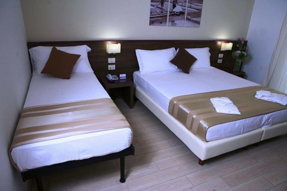 Hotel Michelangelo Milano Marittima Bagian luar foto