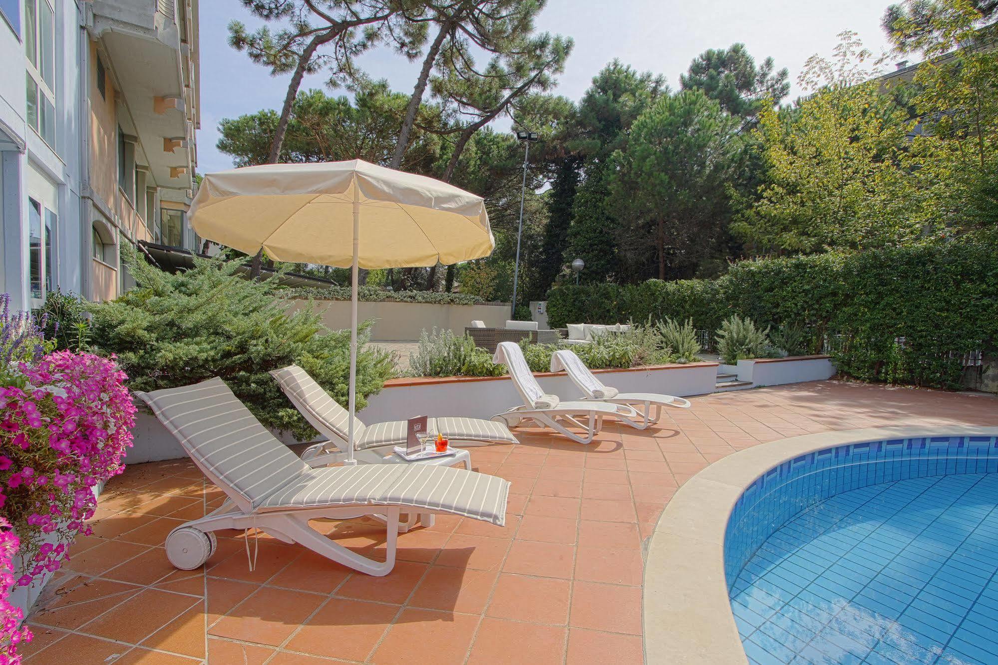 Hotel Michelangelo Milano Marittima Bagian luar foto