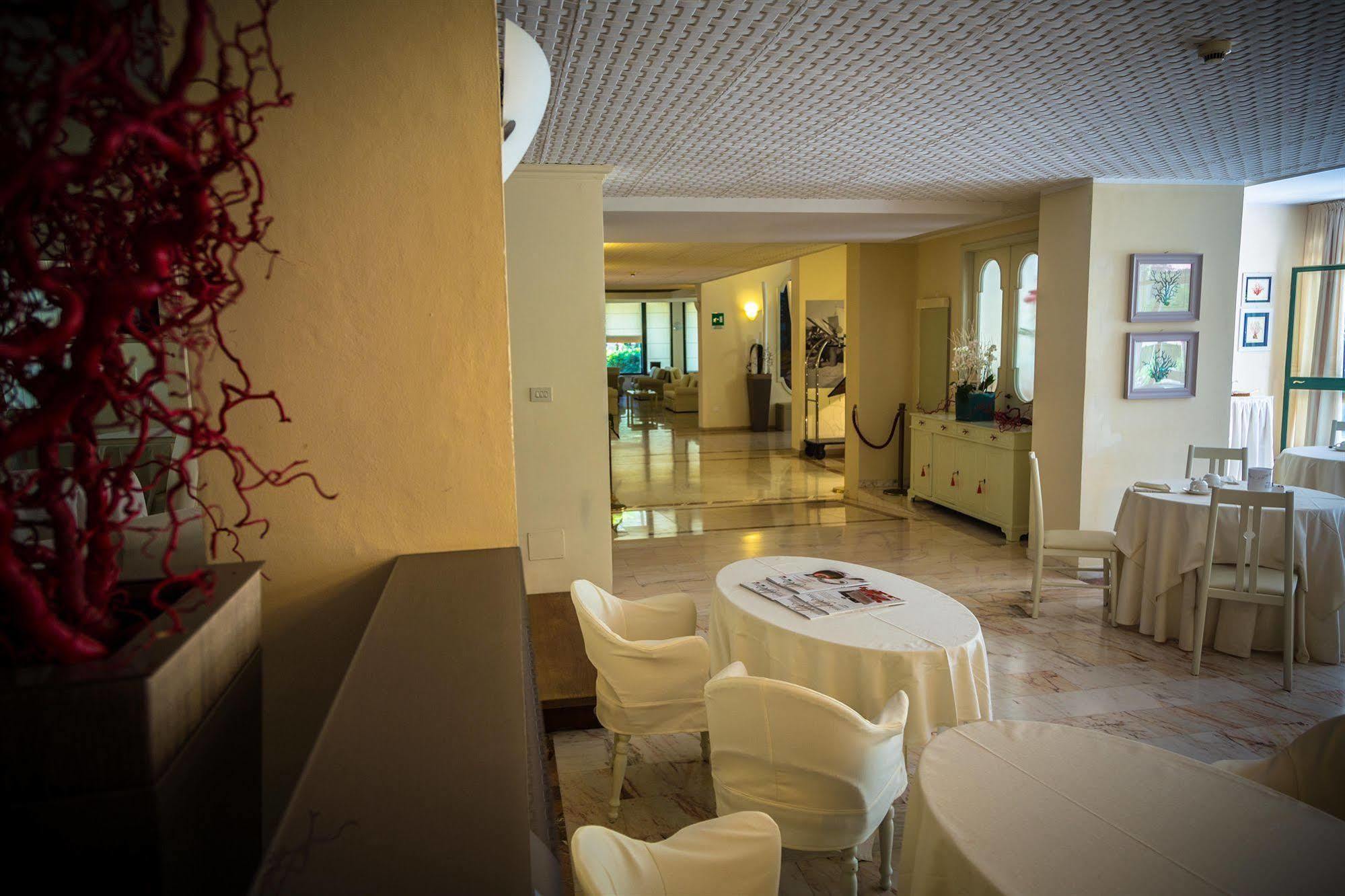 Hotel Michelangelo Milano Marittima Bagian luar foto