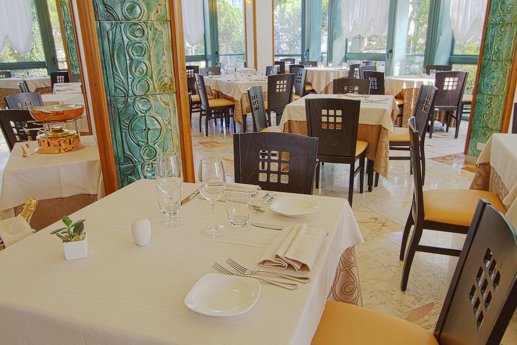 Hotel Michelangelo Milano Marittima Bagian luar foto