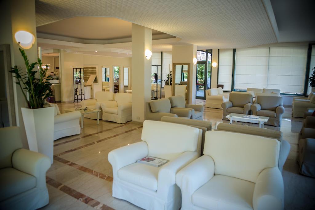 Hotel Michelangelo Milano Marittima Bagian luar foto